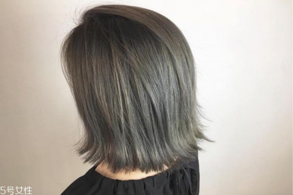 青灰色是什么顏色頭發(fā) 青灰色頭發(fā)圖片 青灰色是什么顏色頭發(fā) 青灰色頭發(fā)圖片