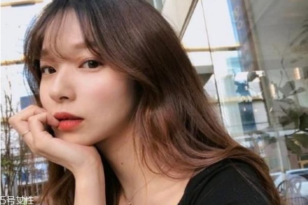 2019春夏發(fā)型趨勢(shì) 2019年中長(zhǎng)發(fā)流行發(fā)型女 2019春夏發(fā)型趨勢(shì) 2019年中長(zhǎng)發(fā)流行發(fā)型女