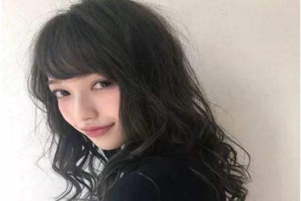 2019春夏發(fā)型趨勢(shì) 2019年中長(zhǎng)發(fā)流行發(fā)型女 2019春夏發(fā)型趨勢(shì) 2019年中長(zhǎng)發(fā)流行發(fā)型女