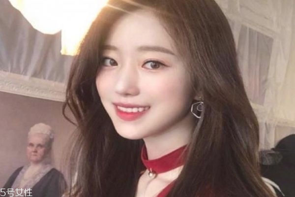 2019春夏發(fā)型趨勢(shì) 2019年中長(zhǎng)發(fā)流行發(fā)型女 2019春夏發(fā)型趨勢(shì) 2019年中長(zhǎng)發(fā)流行發(fā)型女