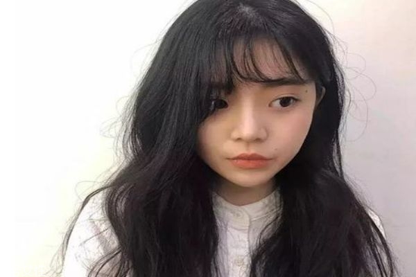 中長發(fā)配什么卷好看 好看的中長發(fā)卷發(fā)發(fā)型