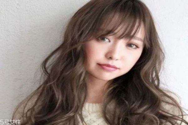 2019春夏發(fā)型趨勢(shì) 2019年中長(zhǎng)發(fā)流行發(fā)型女 2019春夏發(fā)型趨勢(shì) 2019年中長(zhǎng)發(fā)流行發(fā)型女