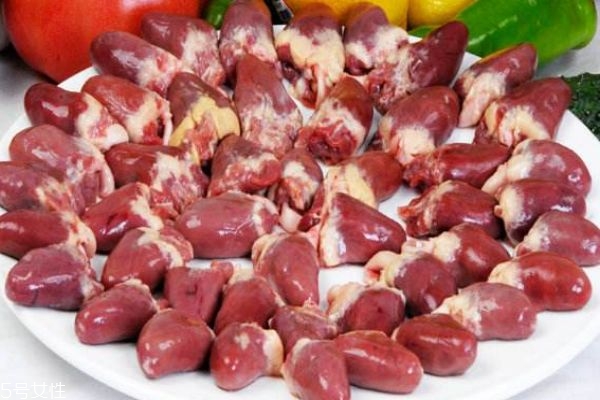 雞心上火嗎 雞心有什么好處呢 雞心上火嗎 雞心有什么好處呢