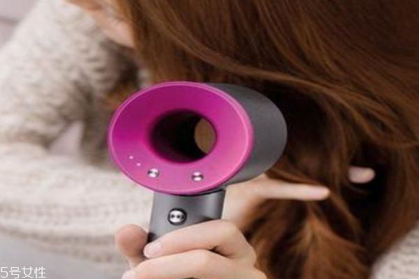 吹風(fēng)機哪個牌子好呢 吹風(fēng)機有輻射嗎