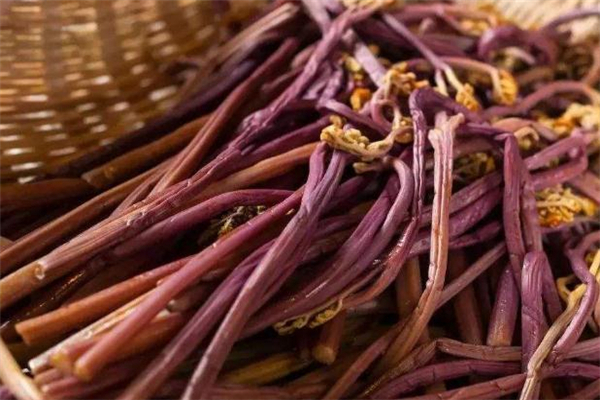 哺乳期可以吃蕨菜嗎 哺乳期吃蕨菜會回奶嗎 哺乳期可以吃蕨菜嗎 哺乳期吃蕨菜會回奶嗎