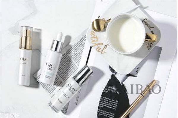 olay小白瓶可以白天用嗎 小白瓶用了能開燈嗎