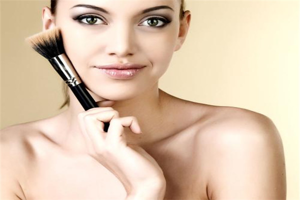 夏天化妝品會變質(zhì)嗎 一般來說是不會的 夏天化妝品會變質(zhì)嗎 一般來說是不會的