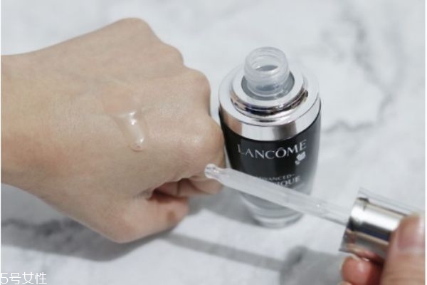 小棕瓶和小黑瓶到底選哪個(gè) 三大精華對(duì)比測(cè)評(píng)