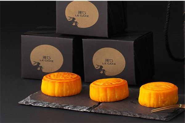 月餅能和啤酒一起吃嗎 月餅的吃法