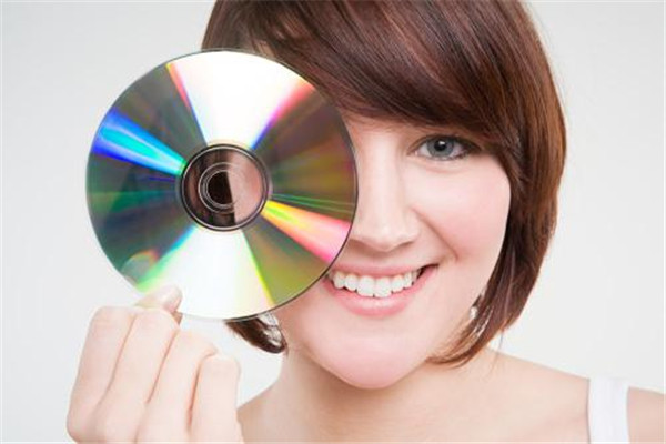 眼袋腫了有點疼痛怎么回事 眼袋為什么會腫 眼袋腫了有點疼痛怎么回事 眼袋為什么會腫