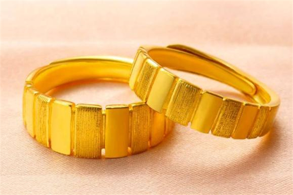 黃金戒指為什么會變白 黃金戒指發(fā)白怎么恢復