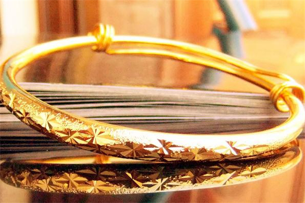 黃金手鐲清洗會(huì)耗損嗎 黃金手鐲洗了會(huì)變輕嗎 黃金手鐲清洗會(huì)耗損嗎 黃金手鐲洗了會(huì)變輕嗎