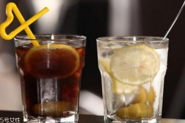 孕婦可以喝碳酸飲料嗎 喝碳酸飲料要注意什么呢 孕婦可以喝碳酸飲料嗎 喝碳酸飲料要注意什么呢