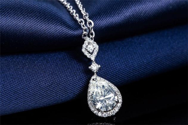 結婚紀念日送什么珠寶首飾好 結婚紀念日送禮物攻略