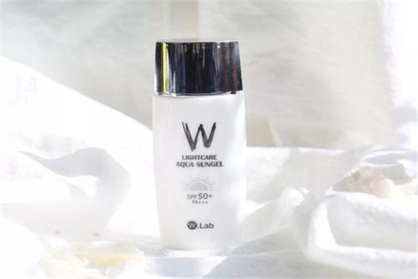 防曬霜辣眼睛正常嗎 防曬霜為什么會(huì)辣眼睛