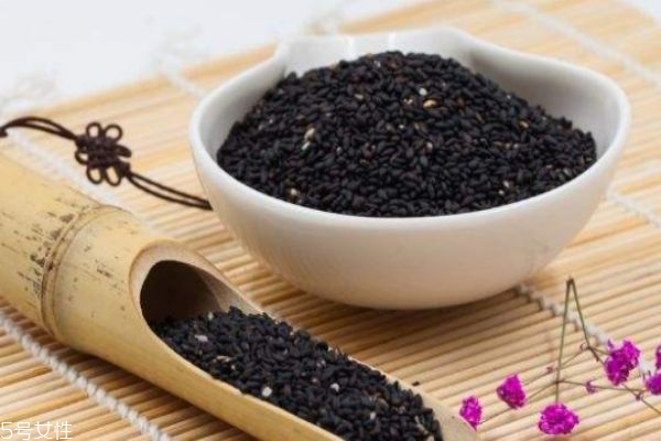 黑芝麻有什么作用呢 黑芝麻的營養(yǎng)價值有什么呢 黑芝麻有什么作用呢 黑芝麻的營養(yǎng)價值有什么呢