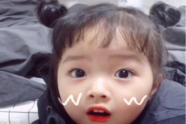 3歲寶寶短發(fā)簡(jiǎn)單編發(fā) 小女孩可愛(ài)發(fā)型 3歲寶寶短發(fā)簡(jiǎn)單編發(fā) 小女孩可愛(ài)發(fā)型