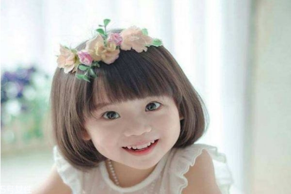 3歲寶寶短發(fā)簡(jiǎn)單編發(fā) 小女孩可愛(ài)發(fā)型 3歲寶寶短發(fā)簡(jiǎn)單編發(fā) 小女孩可愛(ài)發(fā)型