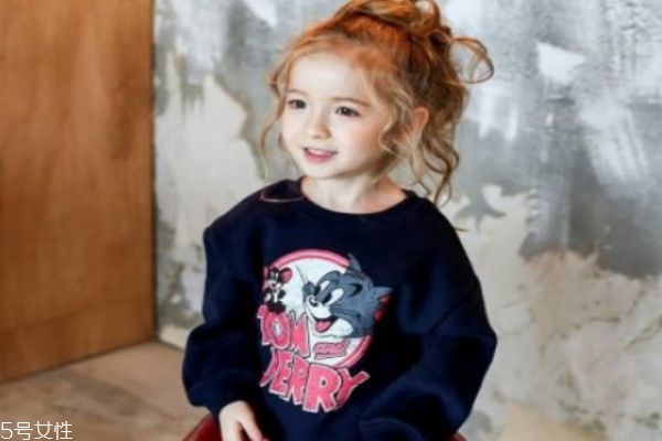 3歲寶寶短發(fā)簡(jiǎn)單編發(fā) 小女孩可愛(ài)發(fā)型 3歲寶寶短發(fā)簡(jiǎn)單編發(fā) 小女孩可愛(ài)發(fā)型