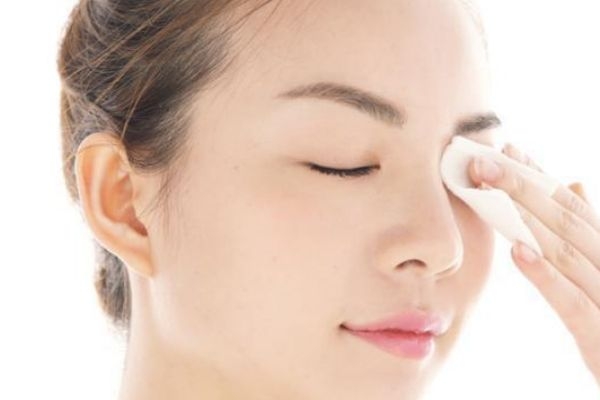 為什么化妝后會(huì)容易長(zhǎng)痘痘 經(jīng)常化妝還想避免長(zhǎng)痘怎么辦