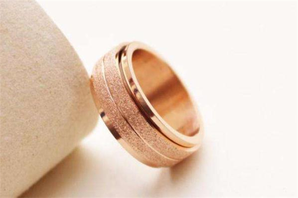 玫瑰金戒指哪個品牌好 玫瑰金戒指什么牌子好 玫瑰金戒指哪個品牌好 玫瑰金戒指什么牌子好