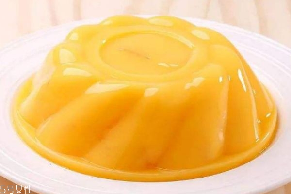 果凍是用什么做的呢 吃果凍有什么壞處嗎 果凍是用什么做的呢 吃果凍有什么壞處嗎