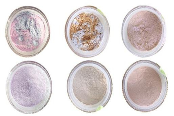 散粉用什么上妝 散粉怎么用 散粉用什么上妝 散粉怎么用