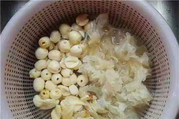 蓮子吃多了會拉肚子嗎 蓮子吃了會不會拉肚子 蓮子吃多了會拉肚子嗎 蓮子吃了會不會拉肚子