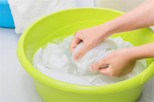 小蘇打洗衣服要泡多久 小蘇打洗衣服會變白嗎 小蘇打洗衣服要泡多久 小蘇打洗衣服會變白嗎