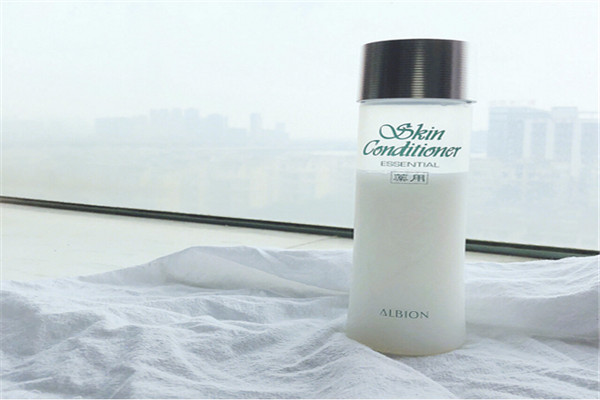 爽膚水是干嘛的 爽膚水是化妝水嗎 爽膚水是干嘛的 爽膚水是化妝水嗎