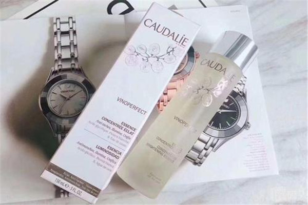 爽膚水是干嘛的 爽膚水是化妝水嗎 爽膚水是干嘛的 爽膚水是化妝水嗎