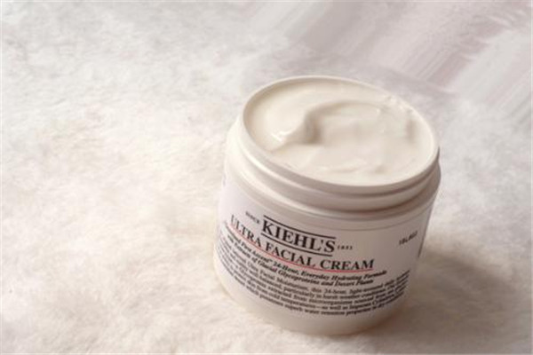 科顏氏高保濕面霜好用嗎 科顏氏高保濕面霜用法 科顏氏高保濕面霜好用嗎 科顏氏高保濕面霜用法