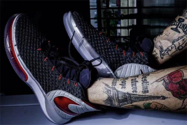 耐克alphadunk和hd哪個(gè)好 alphadunk和hd對比測評