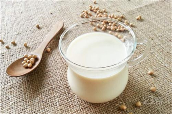 喝豆?jié){會胖嗎 豆?jié){并不會導(dǎo)致發(fā)胖 喝豆?jié){會胖嗎 豆?jié){并不會導(dǎo)致發(fā)胖