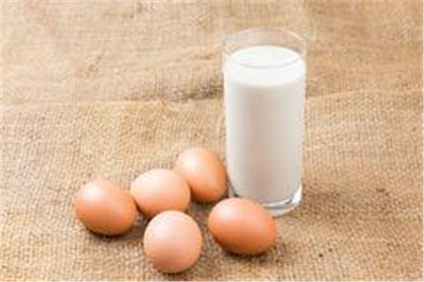 豆?jié){一天喝多少為宜 豆?jié){最好不要喝太多 豆?jié){一天喝多少為宜 豆?jié){最好不要喝太多