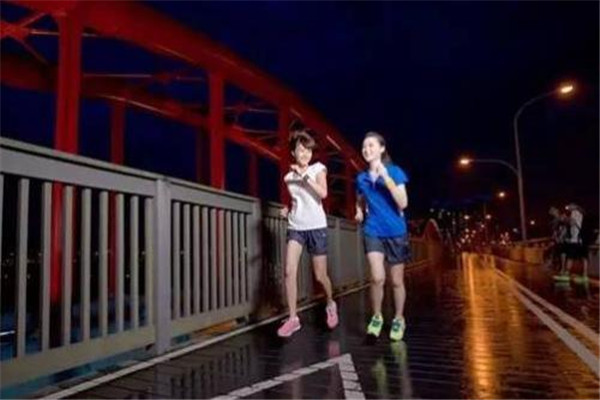 減肥吃了夜宵補救措施是什么 減肥最好不要吃夜宵