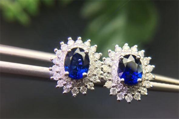 斯里蘭卡藍寶石有收藏價值嗎 斯里蘭卡藍寶石怎么樣 斯里蘭卡藍寶石有收藏價值嗎 斯里蘭卡藍寶石怎么樣