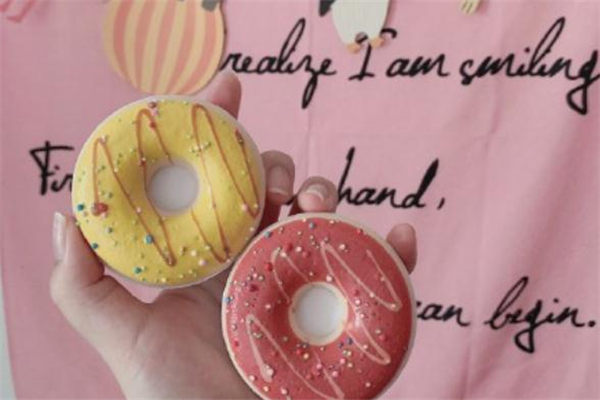 甜甜圈眼影是什么牌子 甜甜圈眼影在哪買 甜甜圈眼影是什么牌子 甜甜圈眼影在哪買