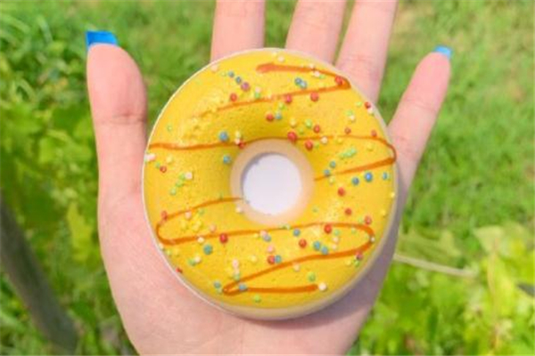 makeup revolution甜甜圈眼影多少錢(qián) 甜甜圈眼影好看嗎