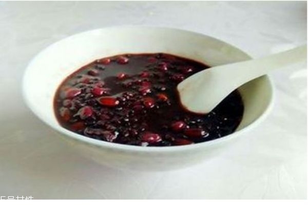 什么是黑豆呢 黑豆有什么營養(yǎng)價(jià)值呢