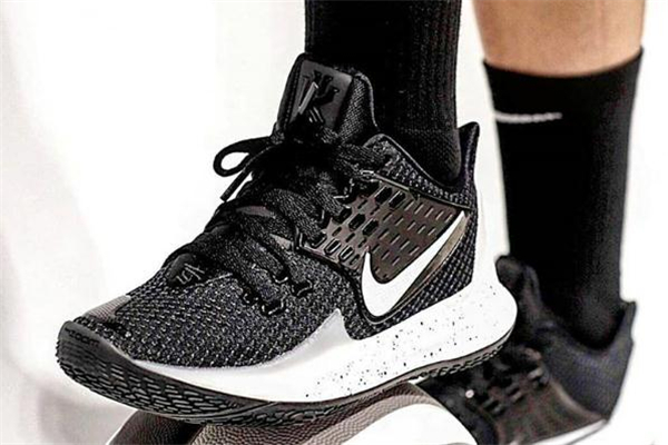 耐克歐文low 2實(shí)戰(zhàn)測(cè)評(píng) 歐文5和歐文low2哪個(gè)好