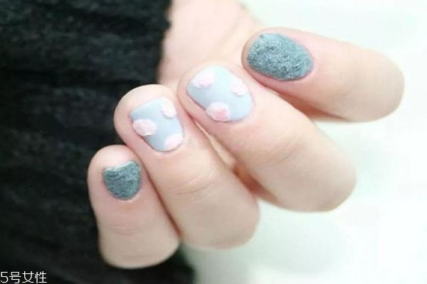 美甲怎么涂得均勻 超簡單的美甲教程 美甲怎么涂得均勻 超簡單的美甲教程