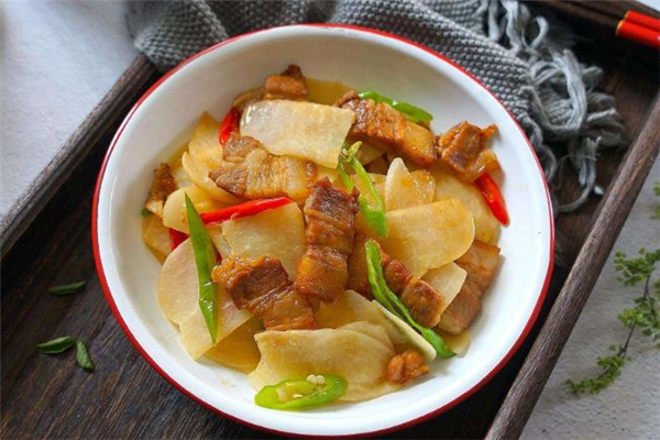 涼薯熱量是多少 涼薯和蘋果誰熱量高 涼薯熱量是多少 涼薯和蘋果誰熱量高