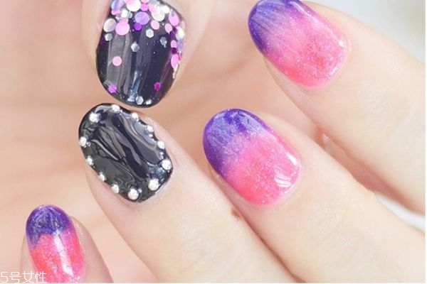 夏季暈染美甲教程 暈染漸變美甲教程步驟 夏季暈染美甲教程 暈染漸變美甲教程步驟