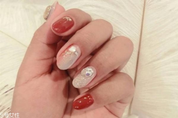 夏季暈染美甲教程 暈染漸變美甲教程步驟 夏季暈染美甲教程 暈染漸變美甲教程步驟