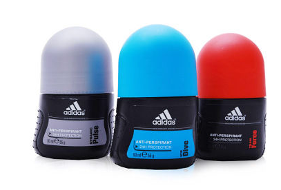 止汗噴霧和走珠哪個好？噴霧方便操作適合懶人