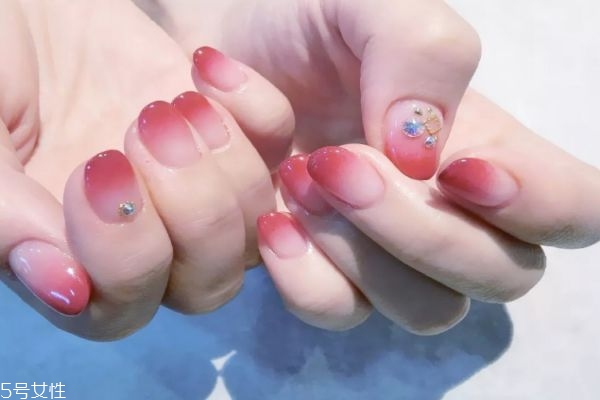 2019年流行哪些美甲風(fēng)格 2019美甲流行色趨勢(shì) 2019年流行哪些美甲風(fēng)格 2019美甲流行色趨勢(shì)