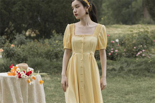 桔梗裙什么顏色好看 桔梗裙什么顏色顯白