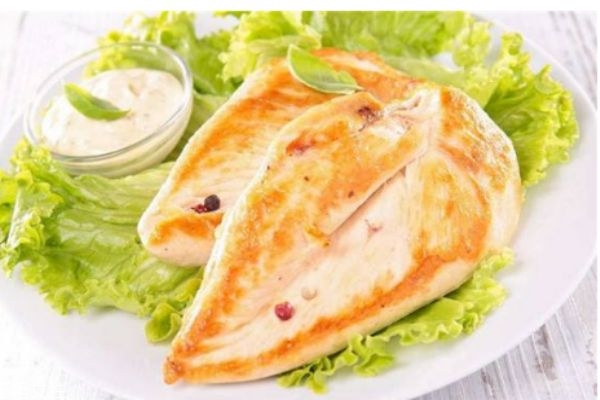 雞胸肉有什么營養(yǎng)價(jià)值呢 雞胸肉有多少熱量呢
