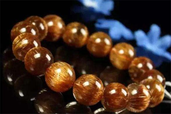 黃發(fā)晶和黃水晶的區(qū)別 黃發(fā)晶和黃水晶哪個好 黃發(fā)晶和黃水晶的區(qū)別 黃發(fā)晶和黃水晶哪個好